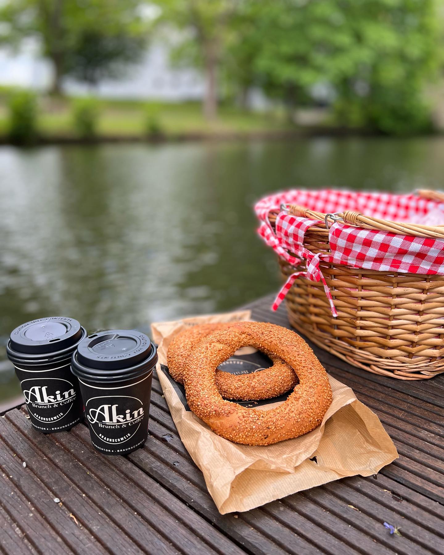 Simit und Getränke zum Mitnehmen
